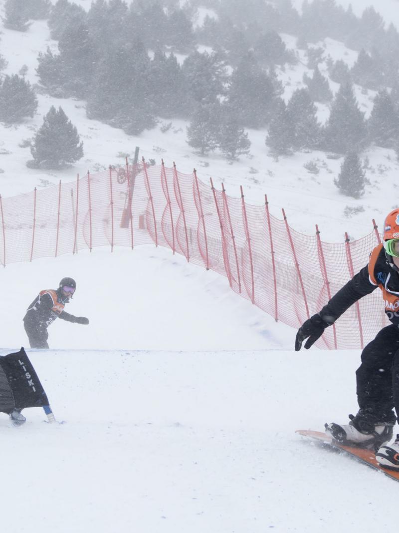 Dutch rider Chris Vos won the snowboard-cross men’s SB-LL1 at the 2015 IPC Para-Snowboard World Championships in La Molina, Spain