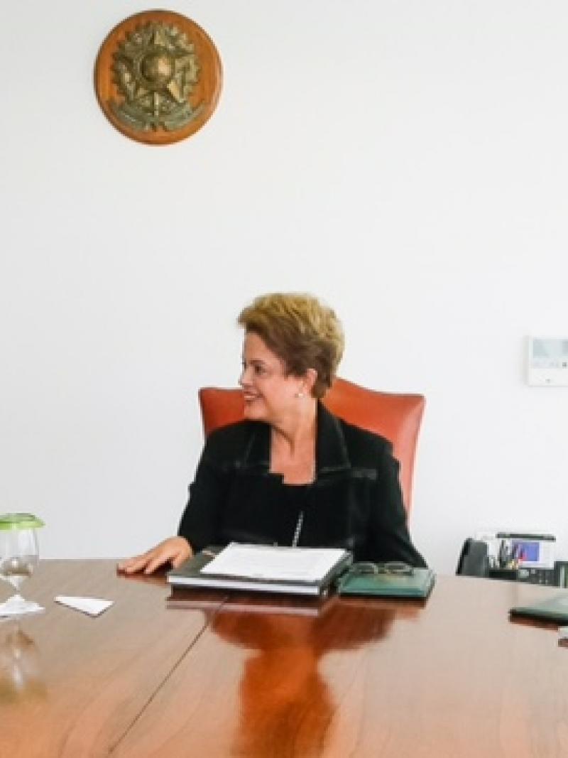 Andrew Parsons, President of the Brazilian Paralympic Committee discusses Rio 2016 legacy with Brazilian President Dilma Rousseff in May 2015.