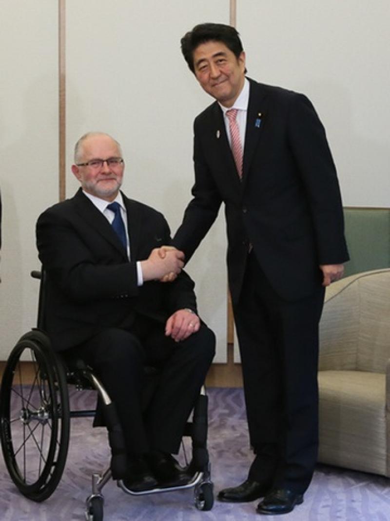 IPC President Sir Philip Craven met Japan's Prime Minister Shinzo Abe to discuss preparations for the Tokyo 2020 Paralympic Games.
