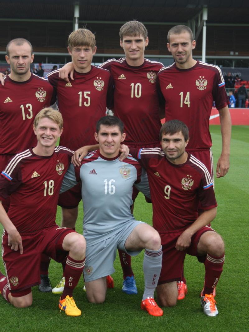 Football team lines up for team photo