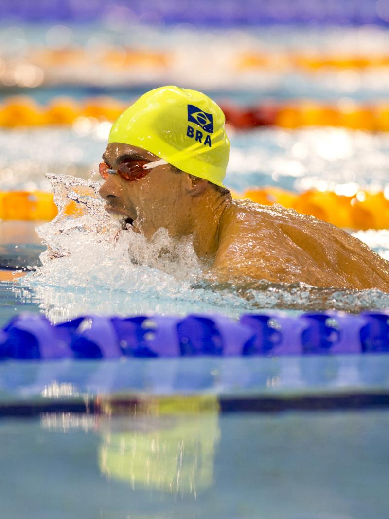 Daniel Dias competes in the Men's 100m Breaststroke SB4 at the 2015 IPC Swimming World Championships in Glasgow