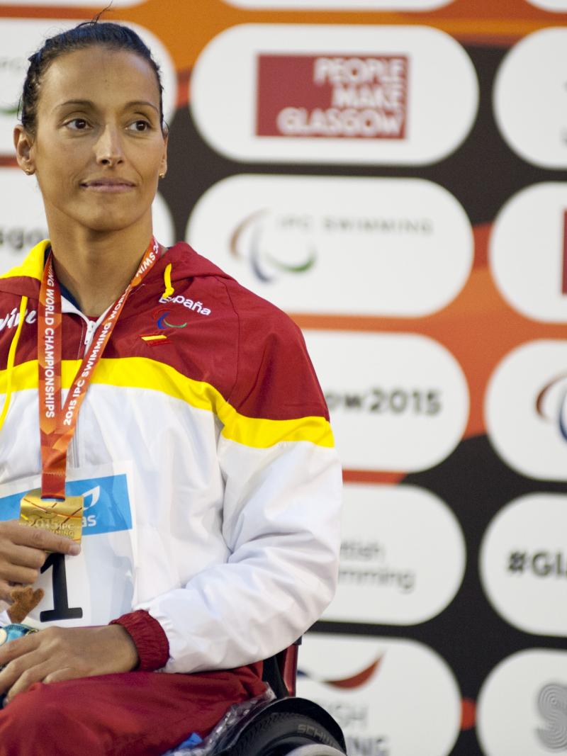 Teresa Perales with her gold medal after success at Glasgow 2015.
