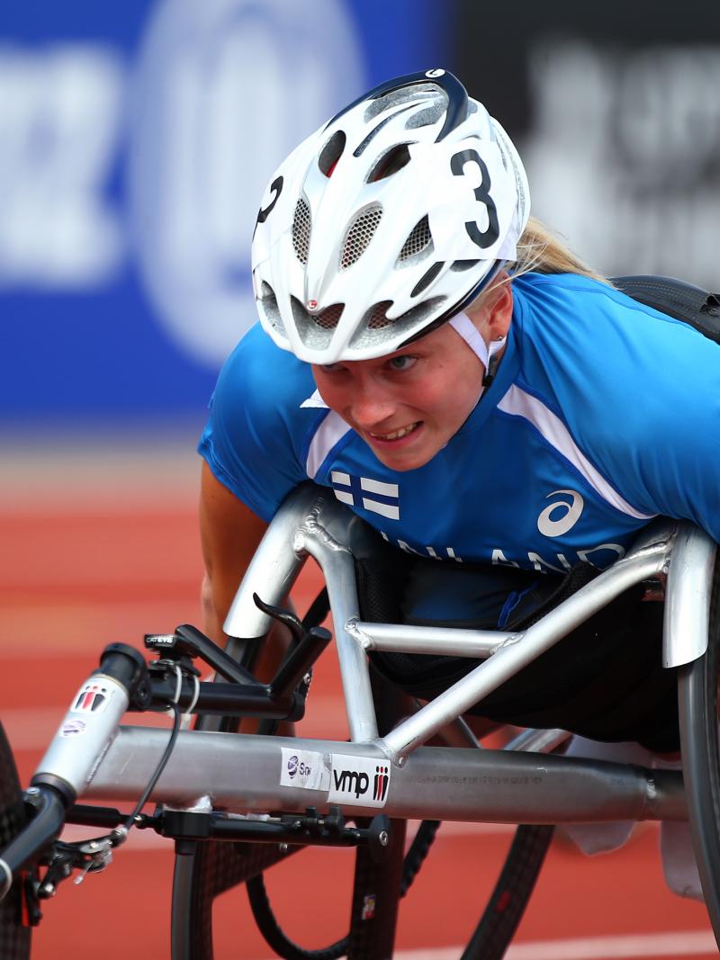 Female wheelchair racer