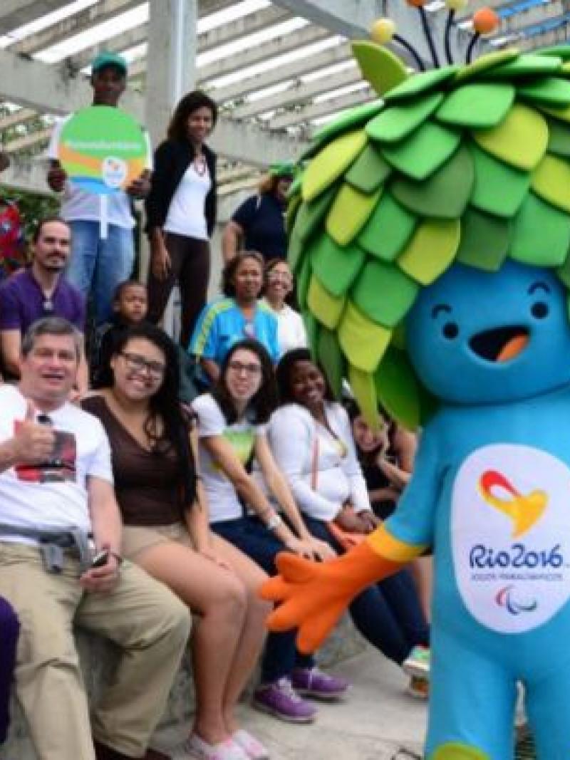 Rio 2016 Paralympic Games mascot Tom warmed up the crowd at the Paralympic Festival.