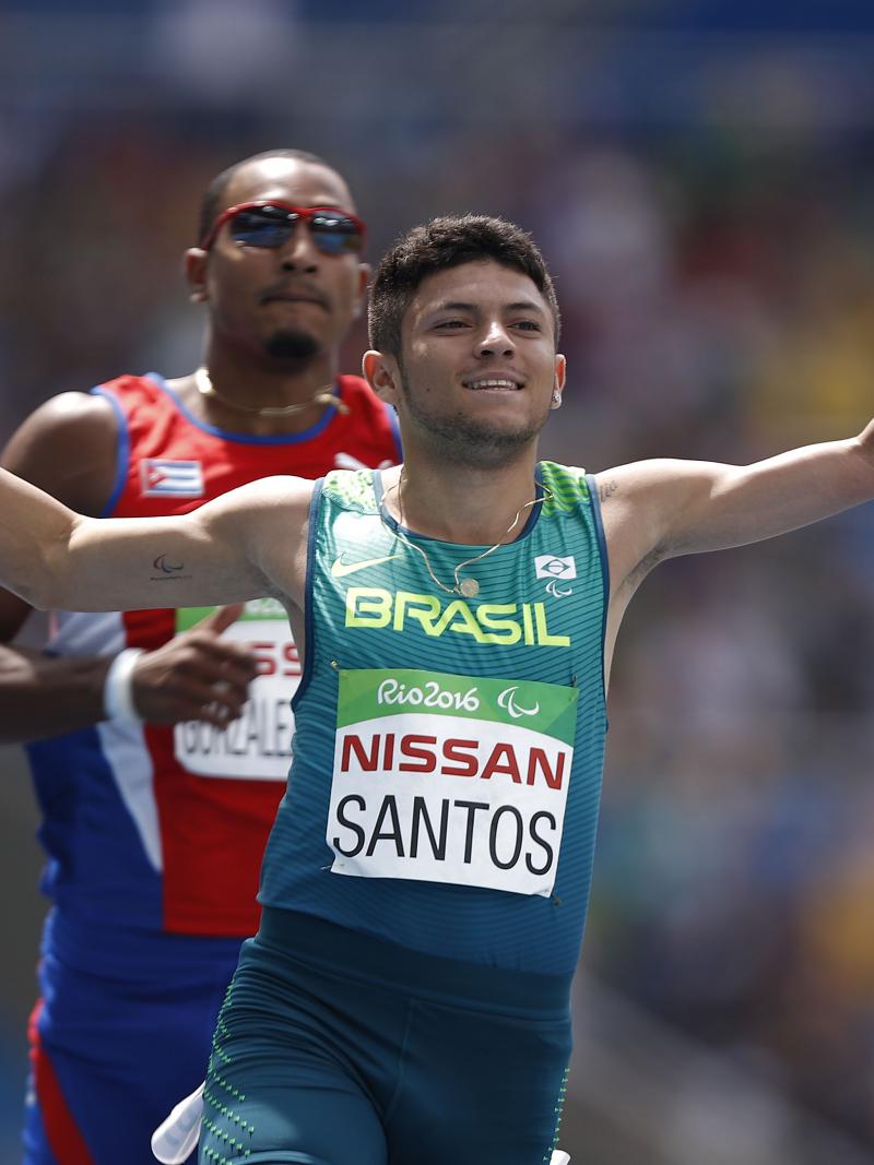 Petrucio Ferreira dos Santos won the gold medal in the T45/46/47 - Men's 100m - Athletics 