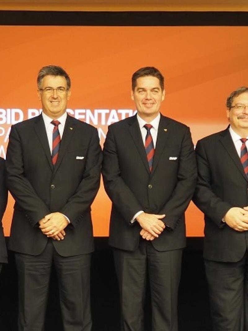 Organisers of the 2017 World Championships with members of the BWF.