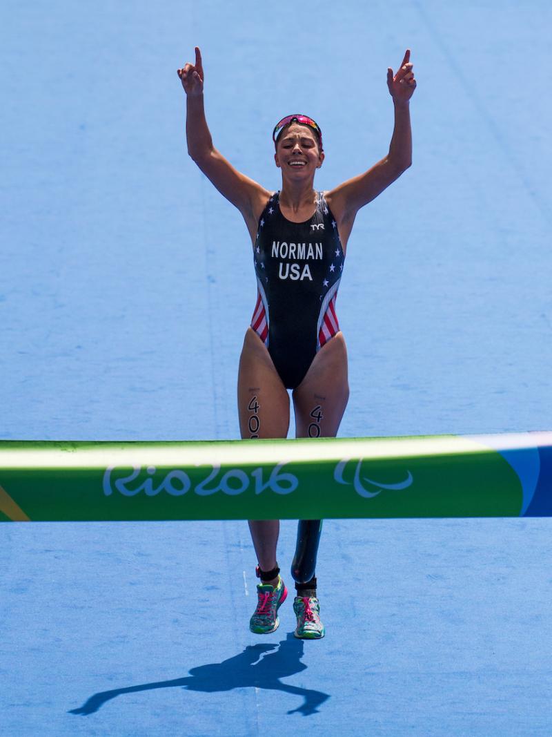 Grace Norman USA wins the Women PT4 Triathlon at Fort Copacabana