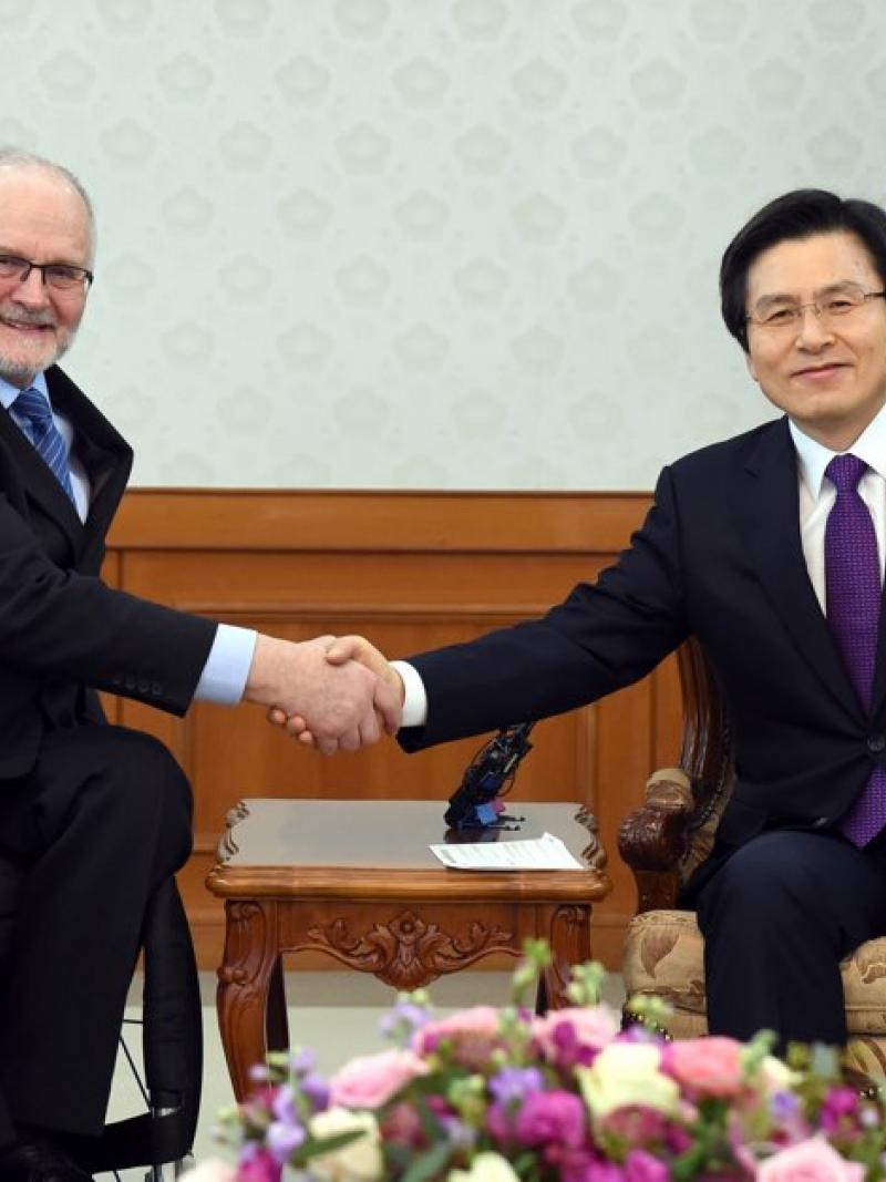 IPC President Sir Philip Craven met with South Korea’s acting President Hwang Kyo-ahn