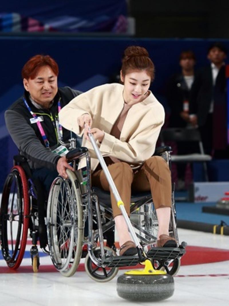 South Korean celebrities try out wheelchair curling as part of PyeongChang 2018's third Paralympic Day celebrations.