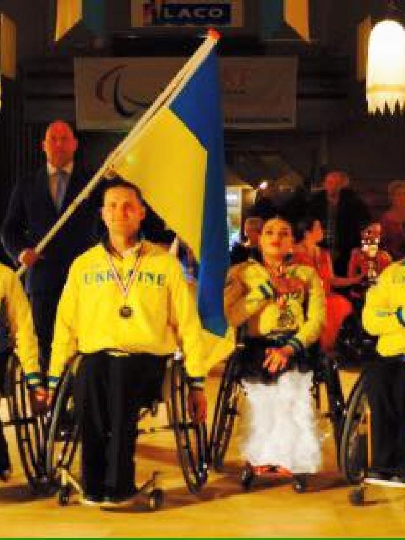 Para dancers receive their medals