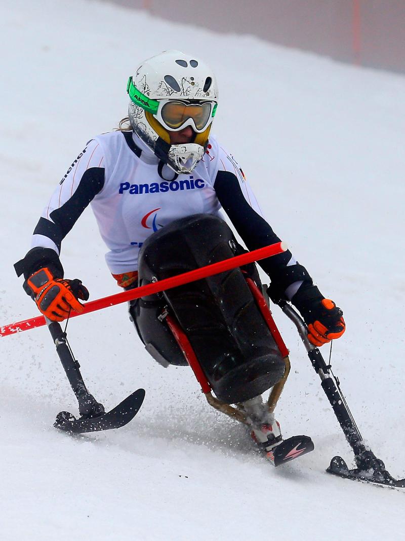 a female Para skier
