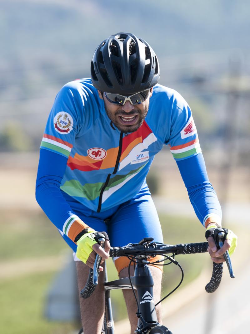 a male Para cyclist