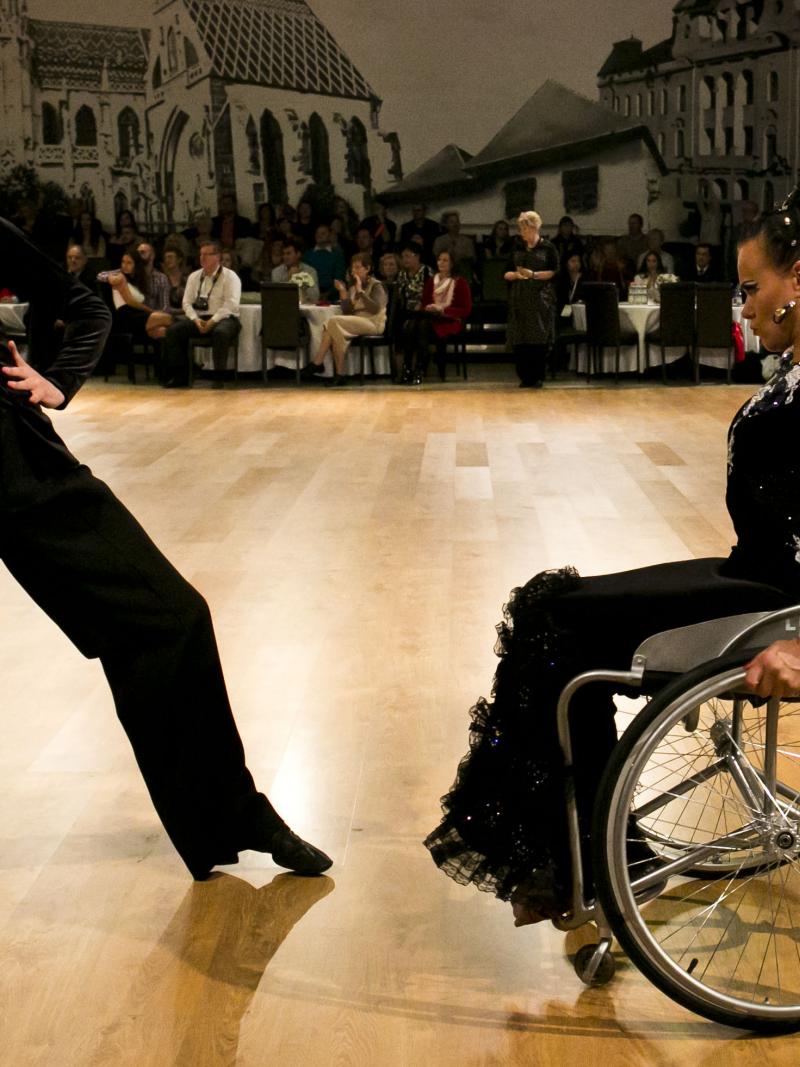 a Para dance sport couple perform