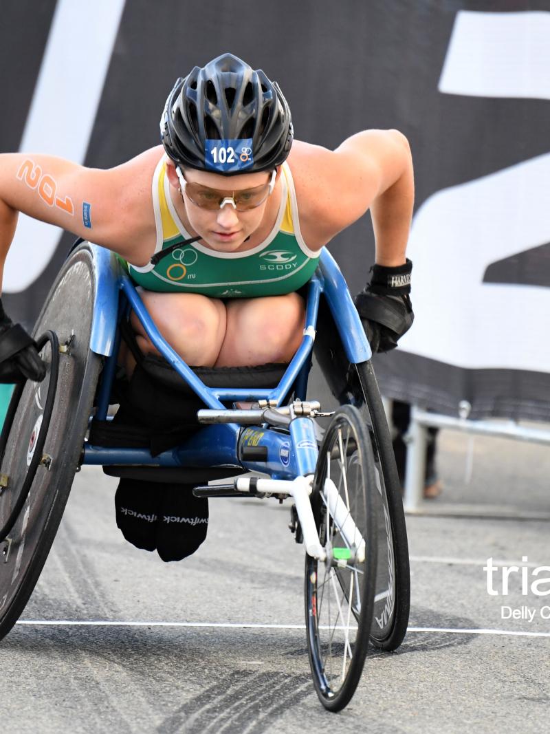 a female Para triathlete