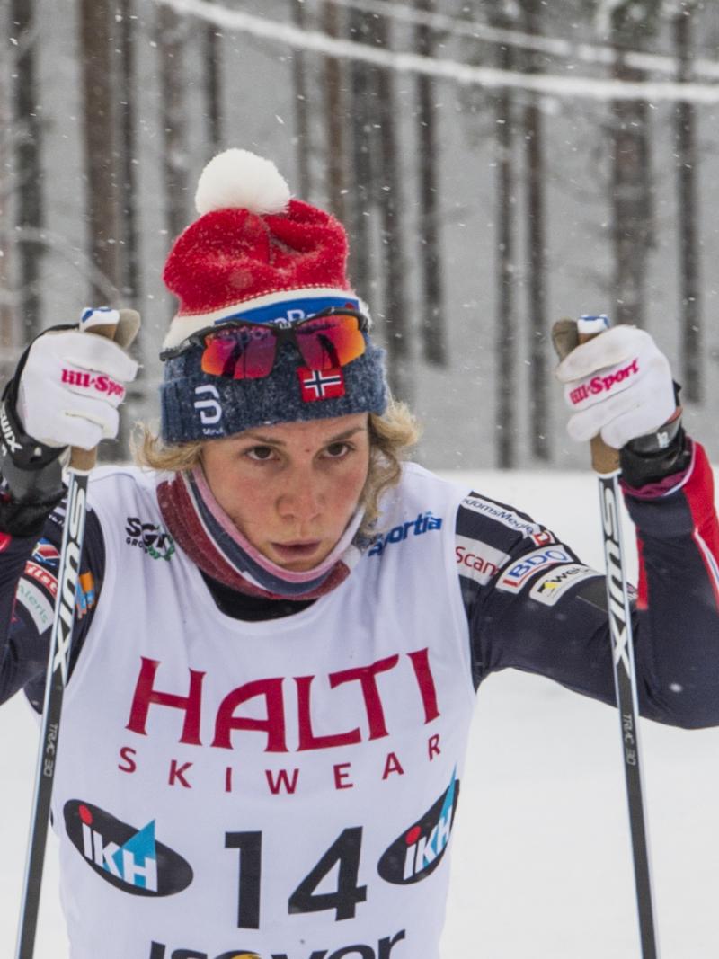 a female Para sit skier