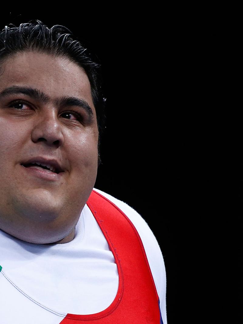 male powerlifter Siamand Rahman