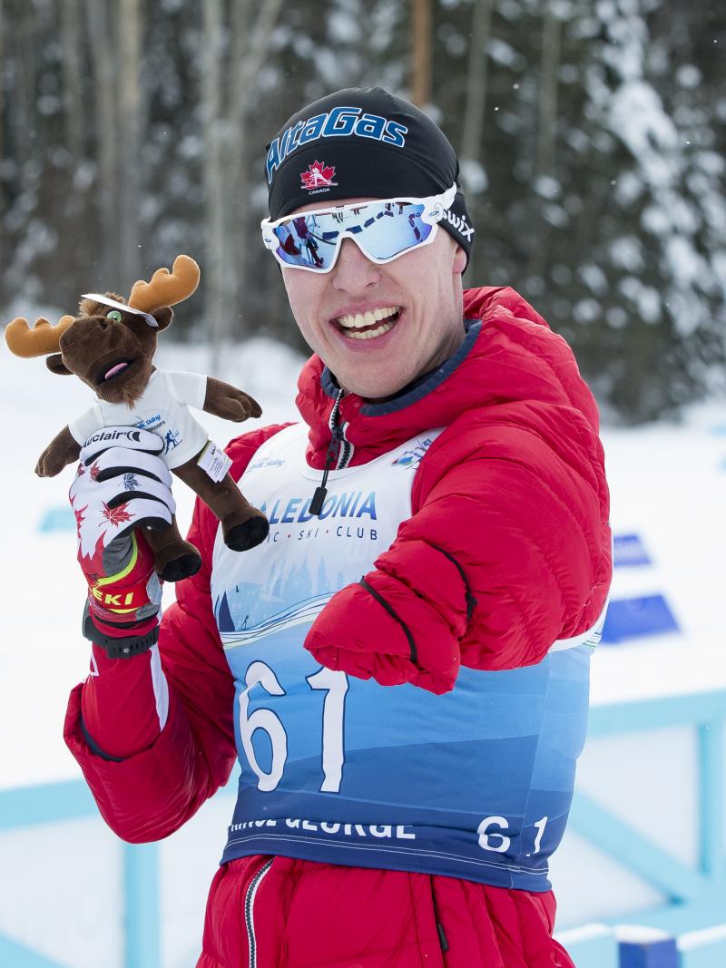male Para Nordic skier Mark Arendz skis through the snow