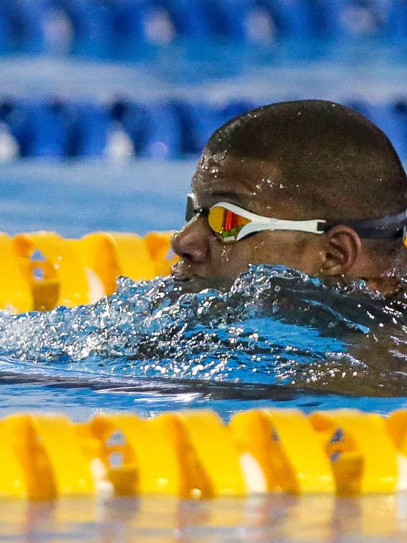 Lorenzo Perez Escalona swimming breaststroke in a pool