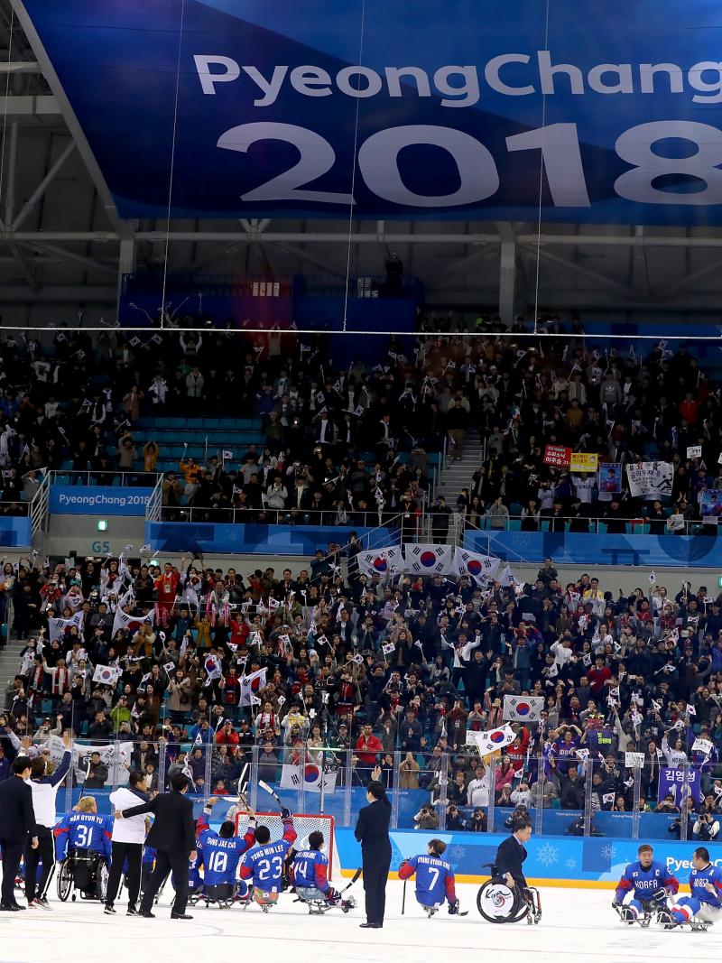South Korean Para ice hockey team celebrates in front of massive crowd at PyeongChang 2018