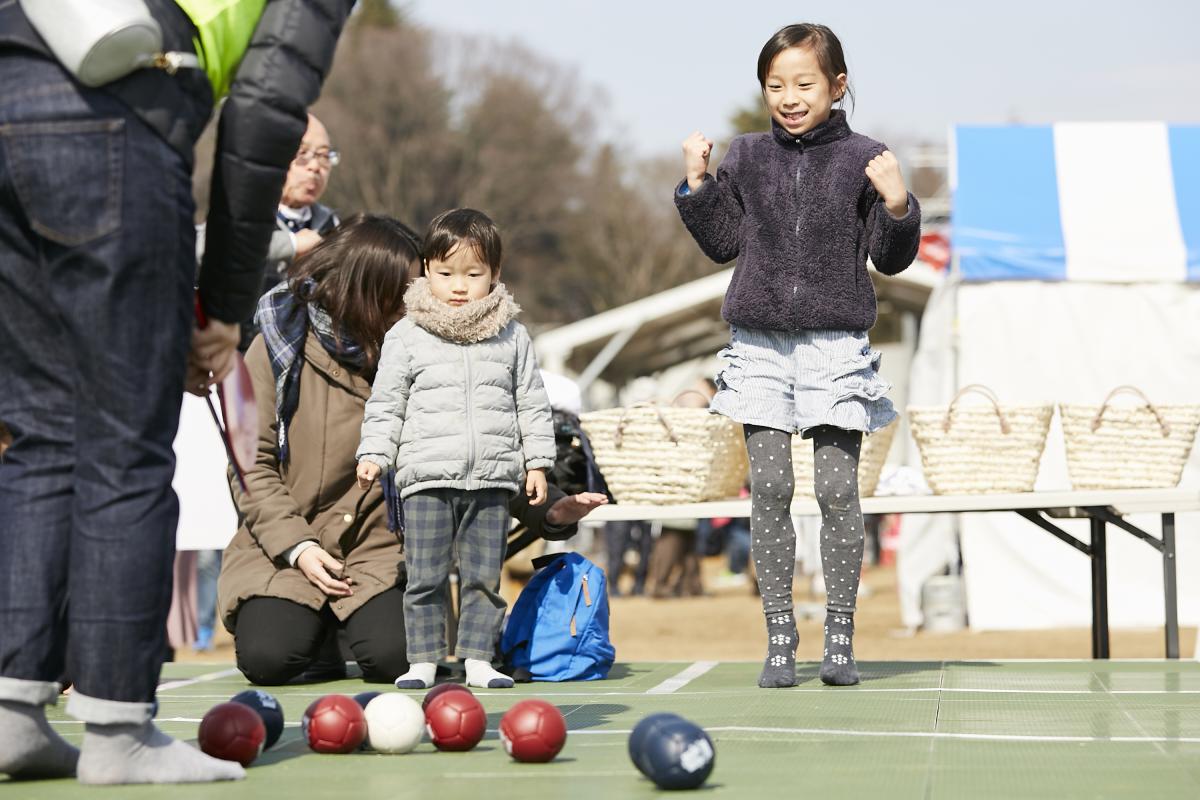 Japanese kids try boccia at one of the live site venues