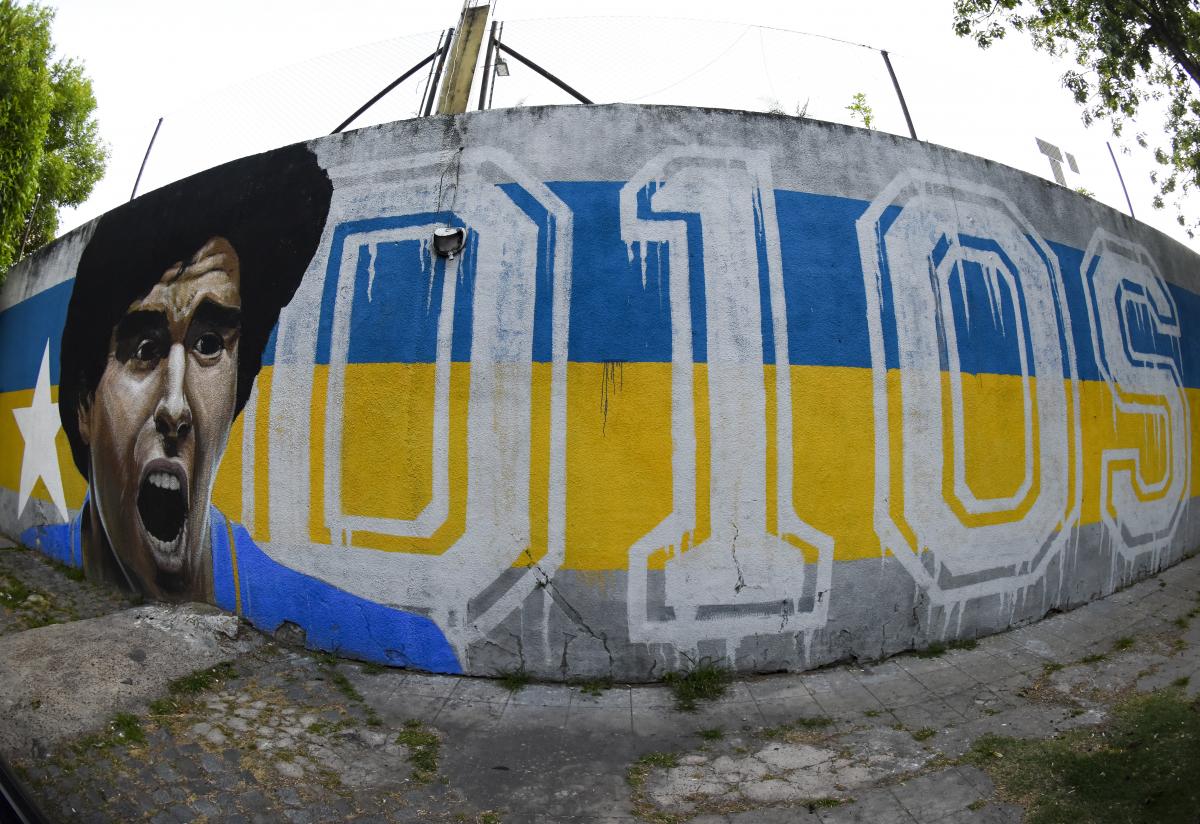 Maradona Mural with the word D10S (God in Spanish with the 10 replacing I and O)