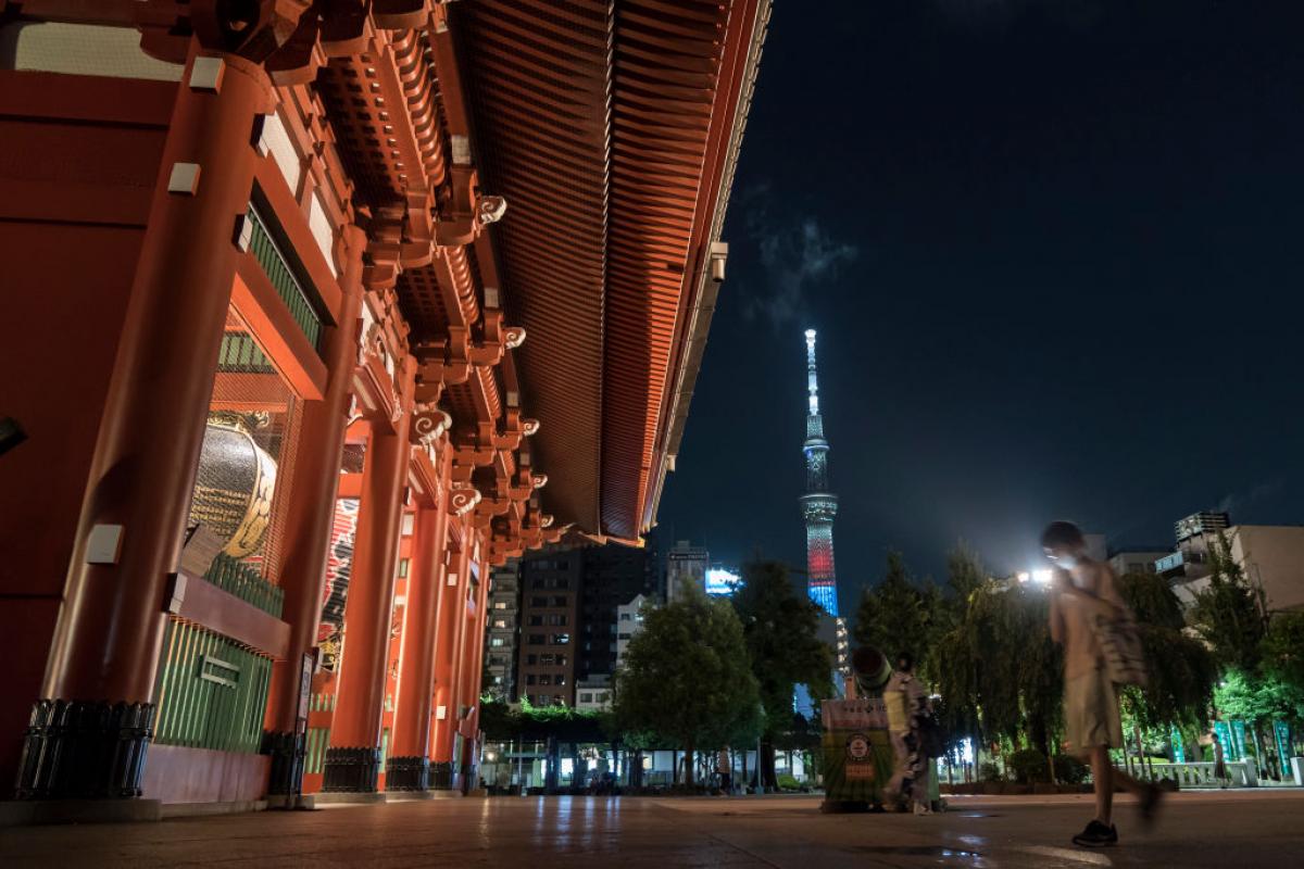 Image of Tokyo Skytree at night with Paralympic green, blue and red colors