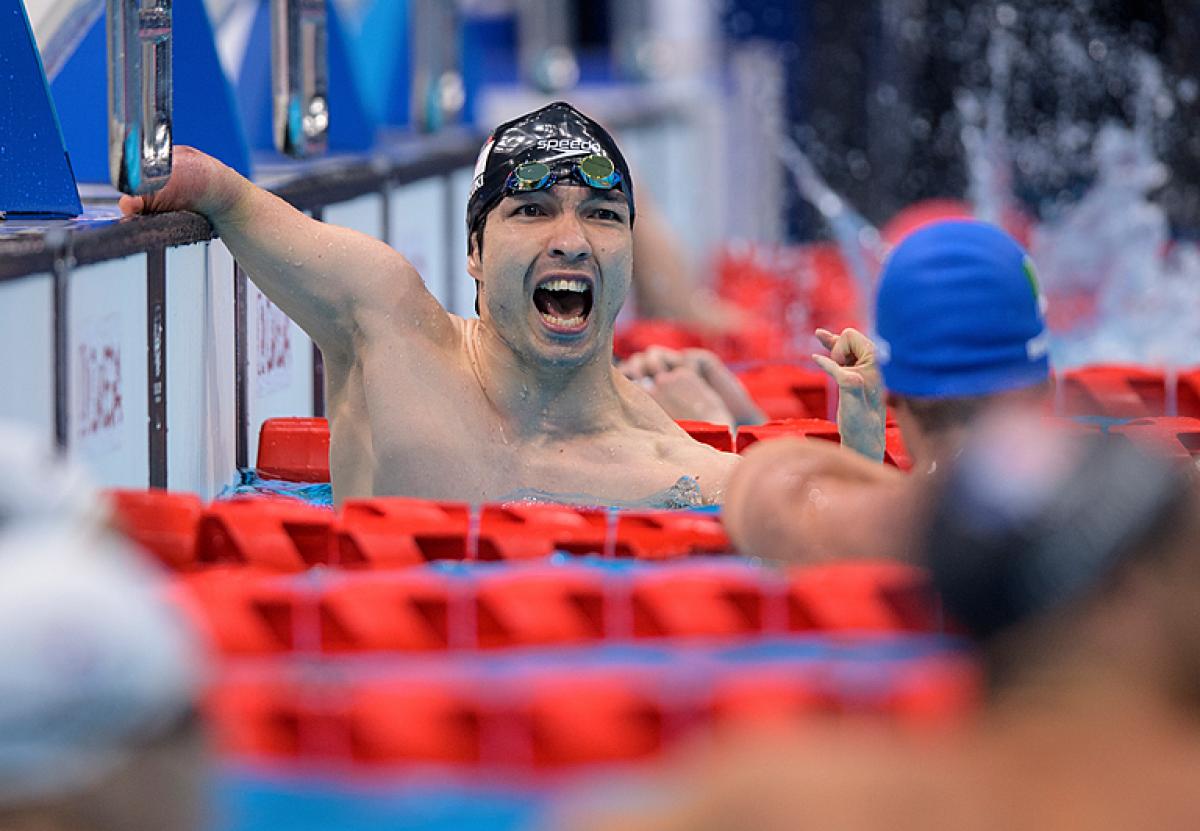 Takayuki Suzuki screams in joy after winning gold at Tokyo 2020