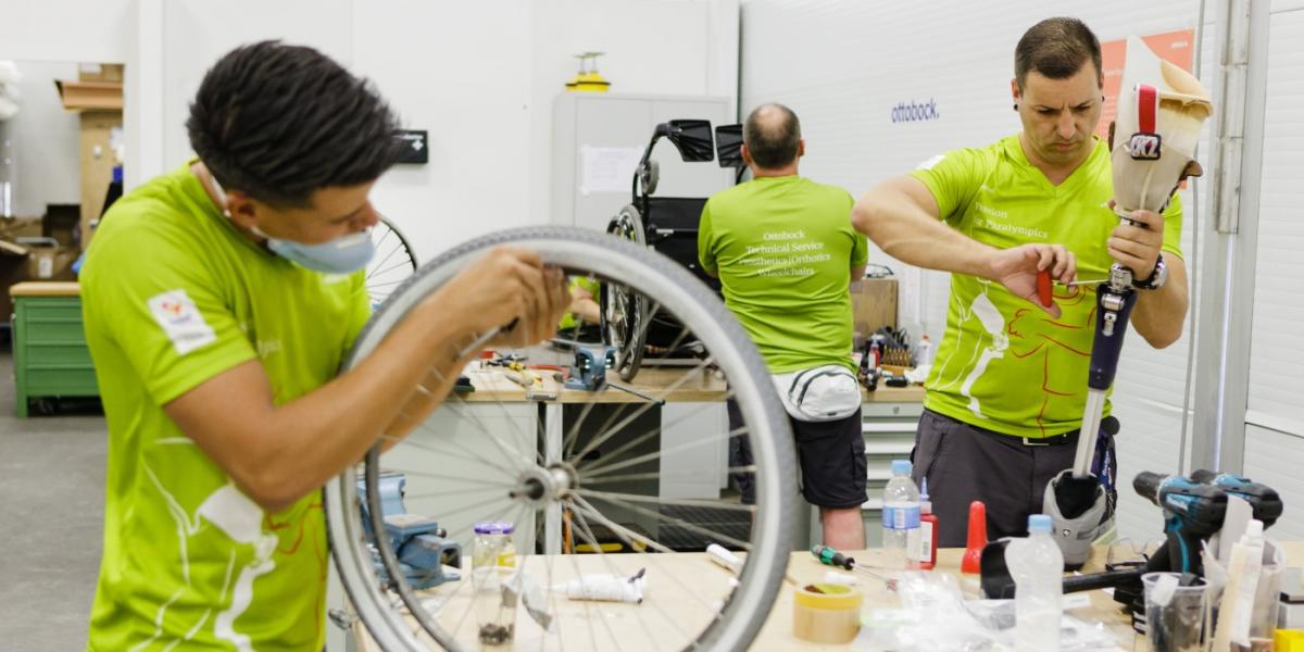 People working at the Ottobock Repair Centre