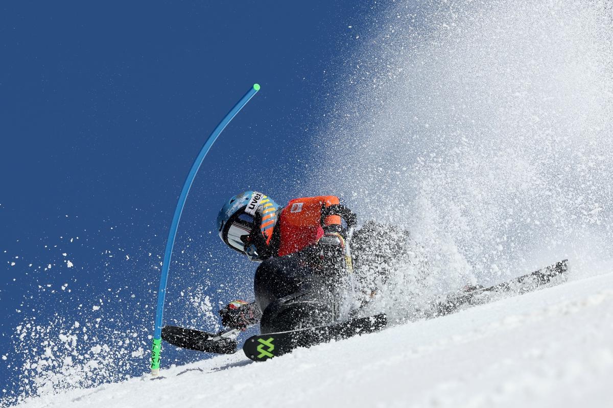 Dutch sit-skier Barbara van Bergen in action at Beijing 2022