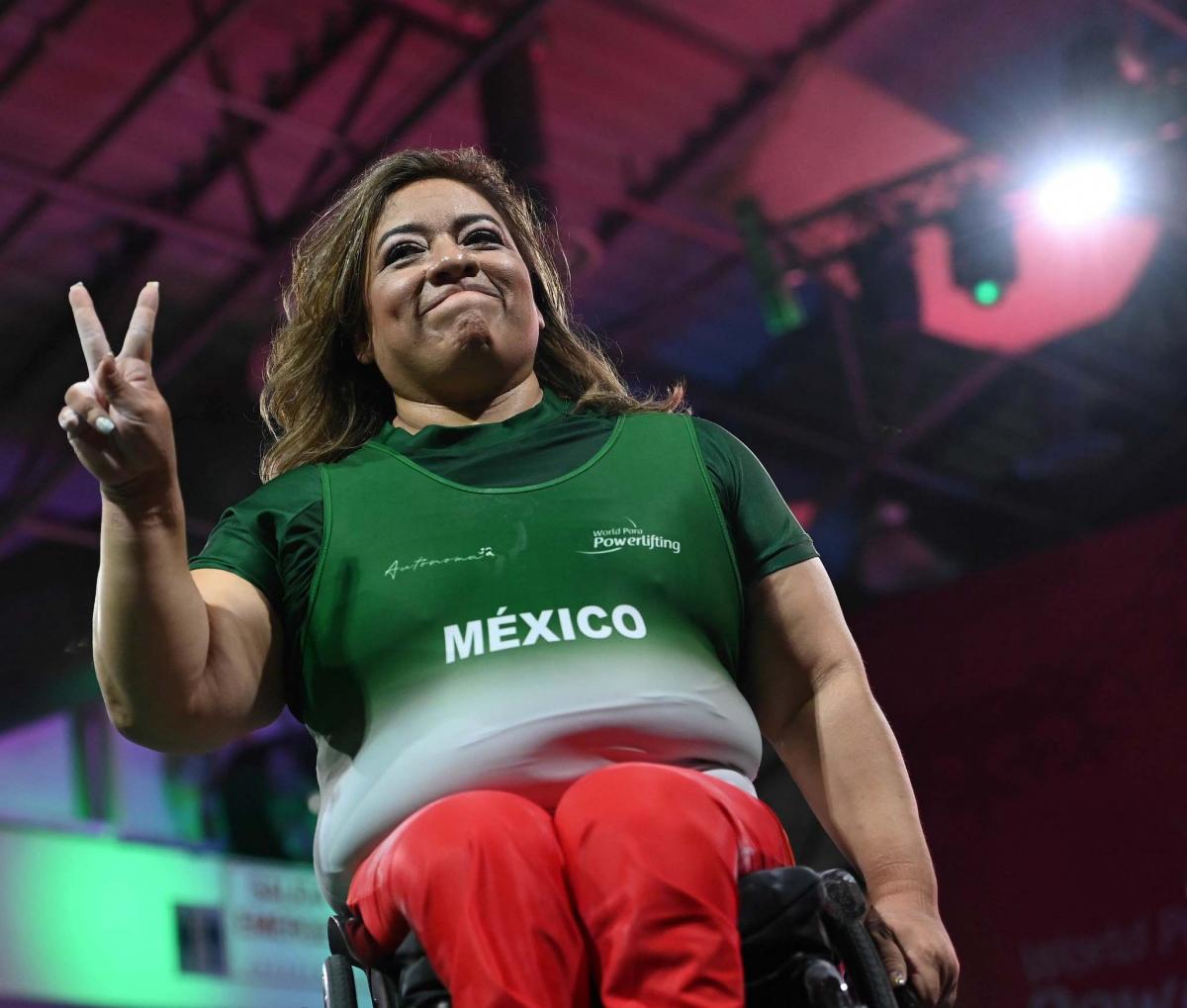 Mexican legend Amalia Perez displayed a powerful show to complete 128kg for the women's up to 61kg gold at Veracruz 2023, sending a strong warning to her rivals ahead of the World Championships in August.