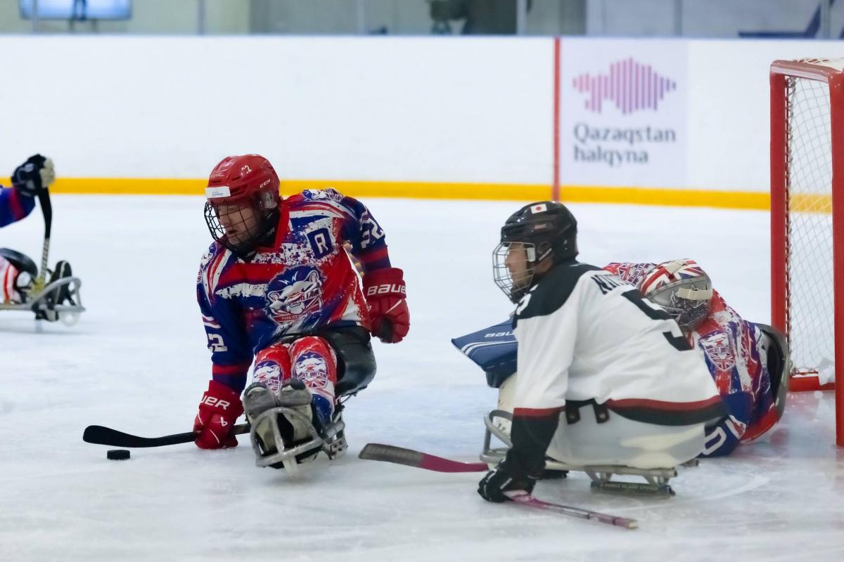 Para Ice hockey players in action 
