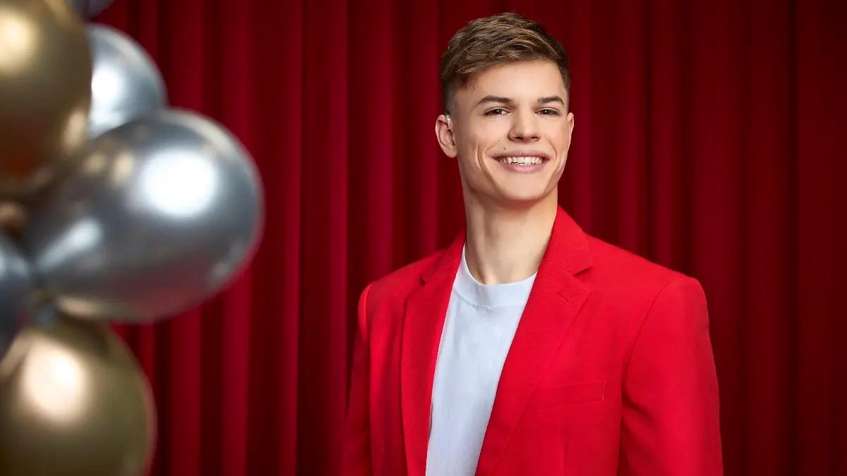 German swimmer Taliso Engel on German TV show Let's Dance