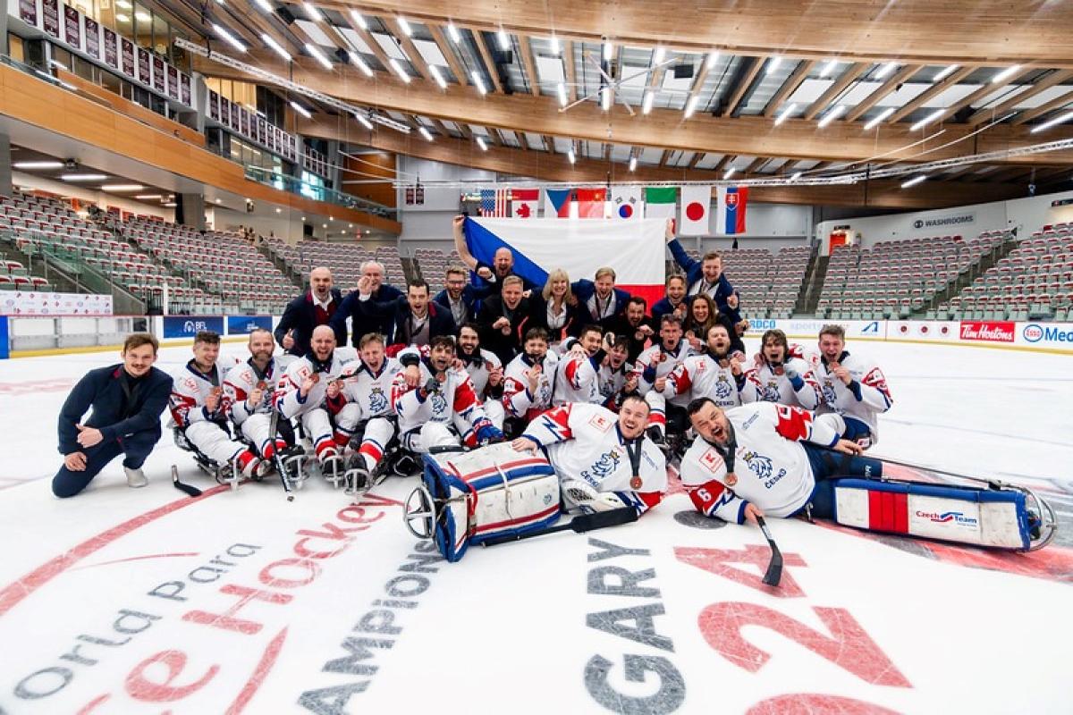 The Czech Para Ice Hockey Team celebrating on ice