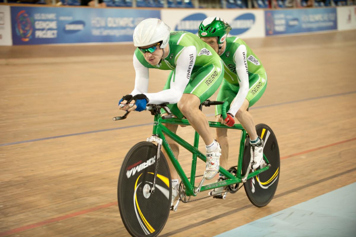 Ireland's Brown/Shaw come second in Tandem B 4km Pursuit Ireland's Brown/Shaw Tandem