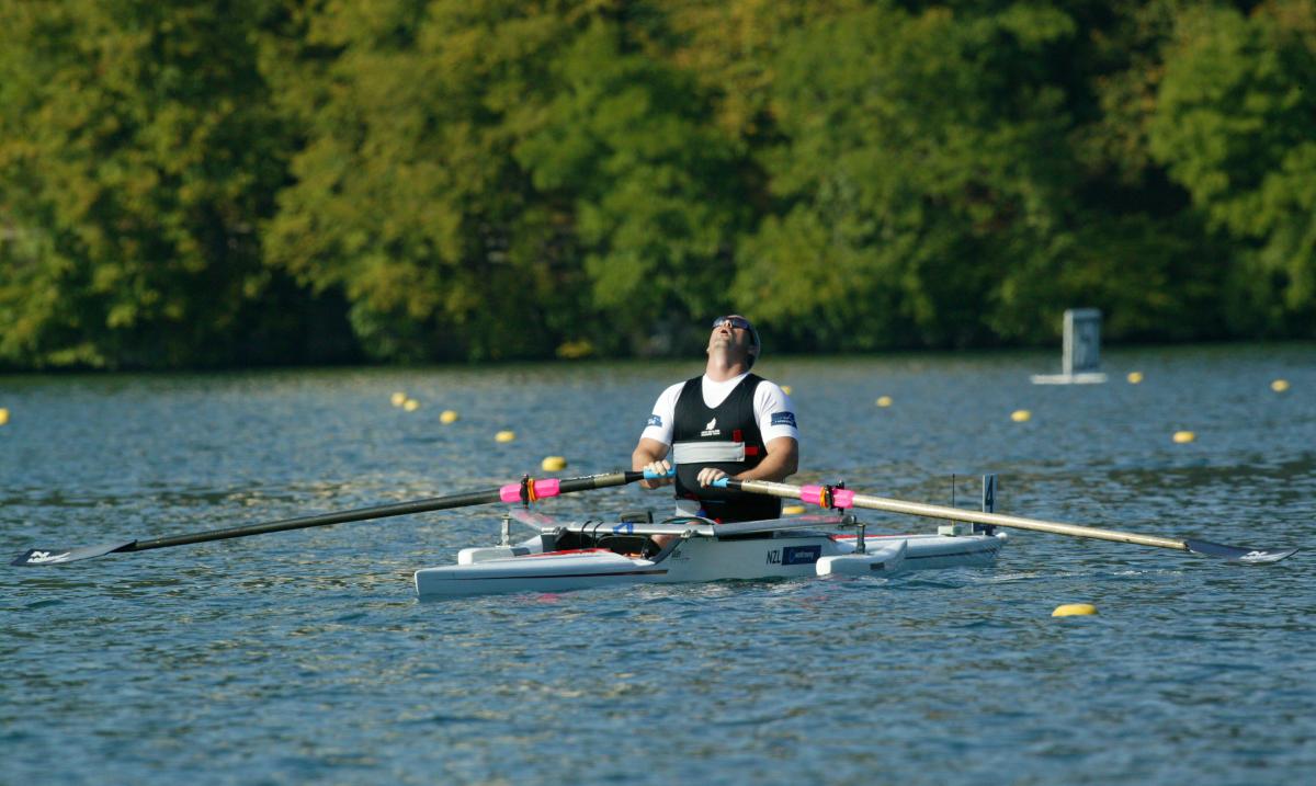 A picture of a rower affted by his effort