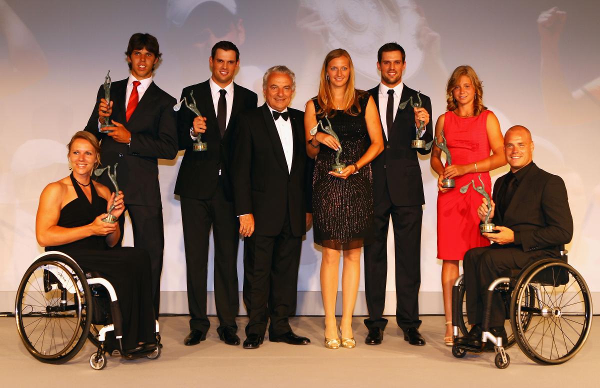ITF World Champions Dinner 2012 A picture of a group posing for a photo
