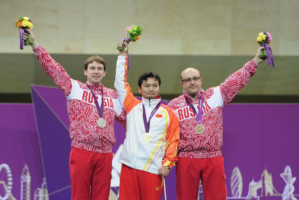 Li Jianfei wins shooting gold Li Jianfei wins shooting gold