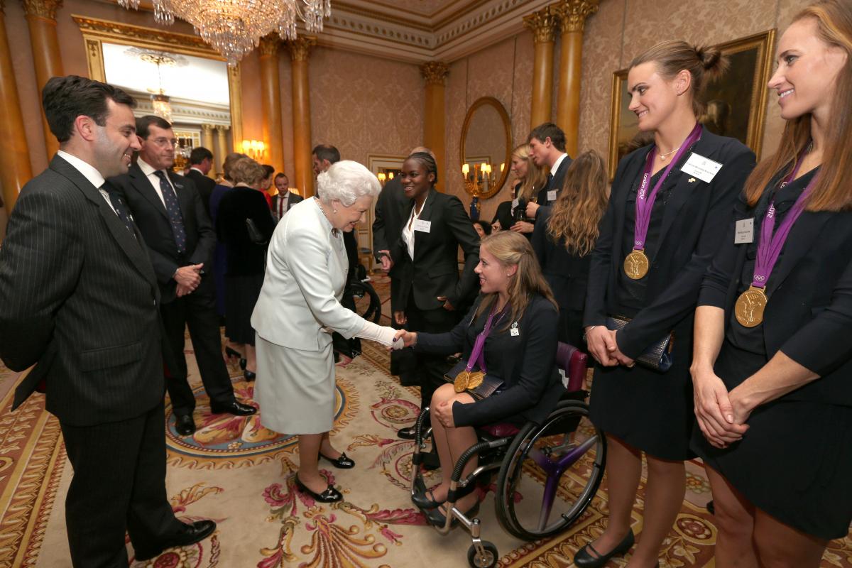 Hannah Cockroft meets Queen Elizabeth Hannah Cockroft meets Queen Elizabeth