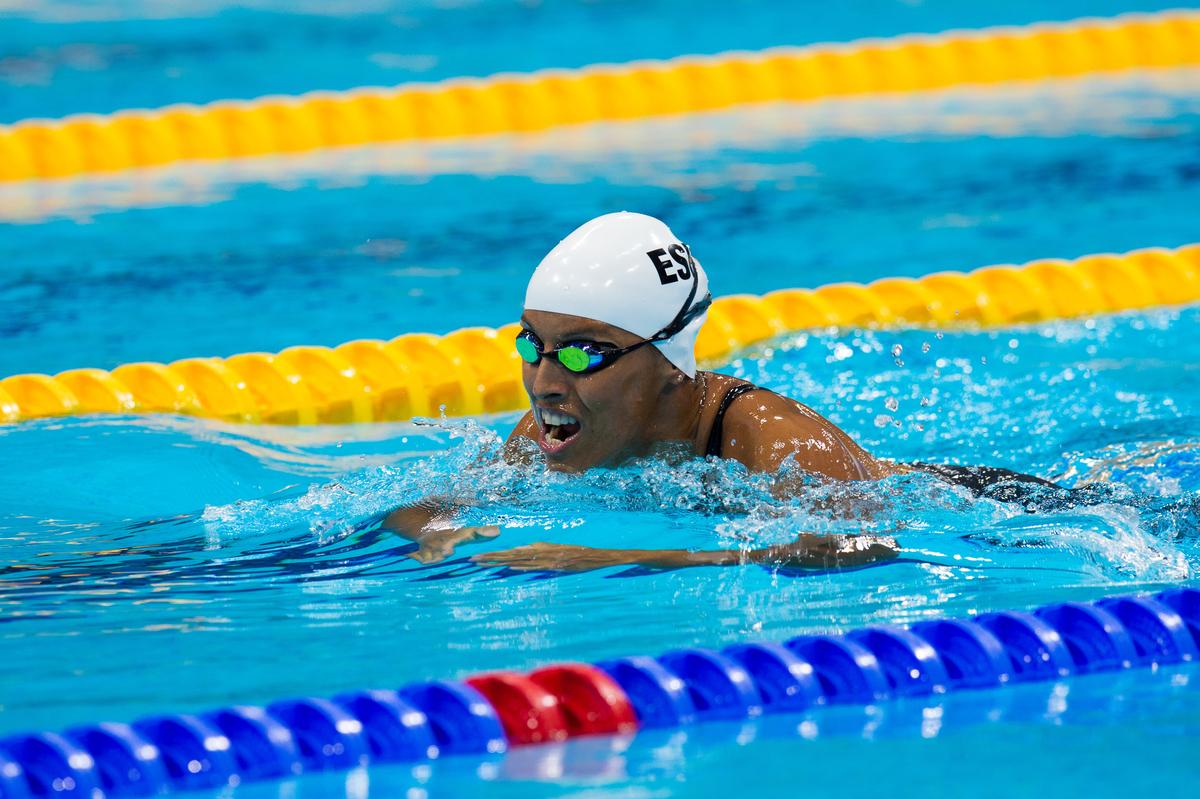 Teresa Perales A picture of a woman swimming