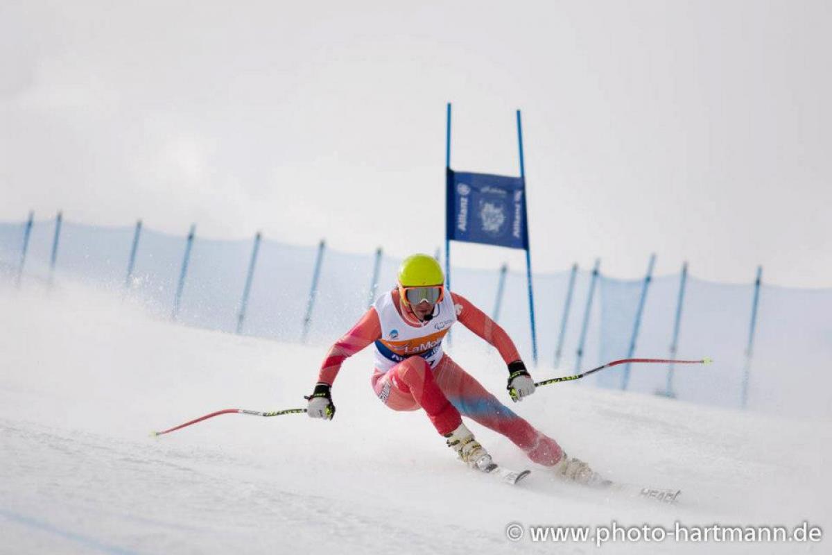 A picture of a man skiing