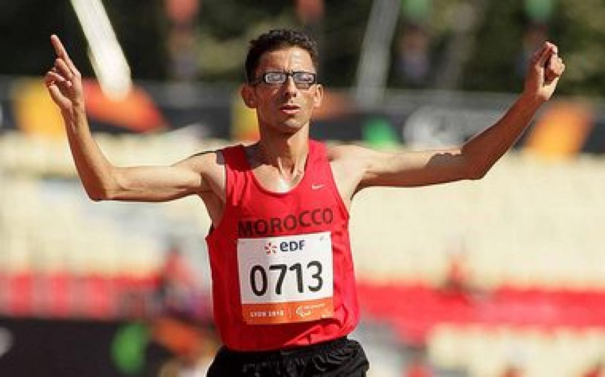 Chentouf winning the  men's 10,000m T12