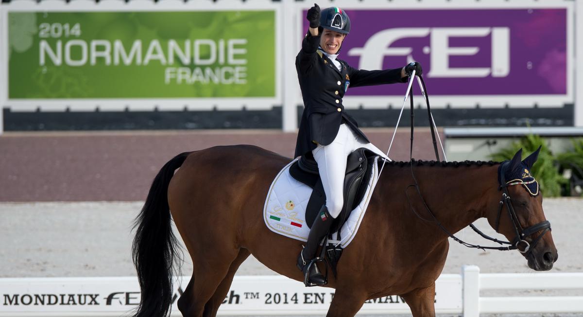 Sara Morganti Italian woman celebrates on a horse