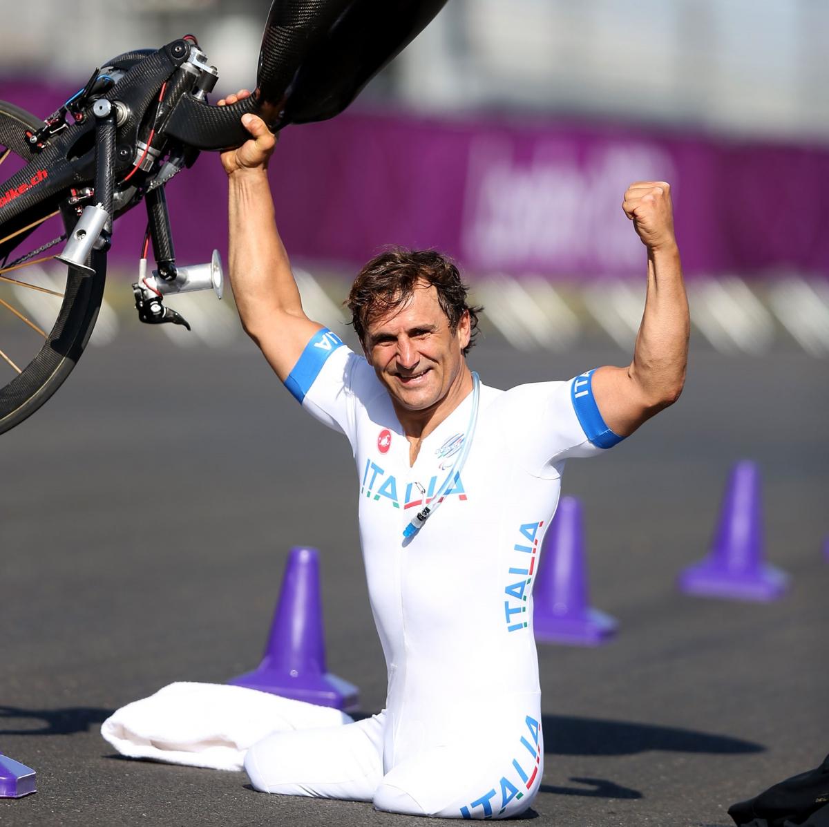 Alex Zanardi square