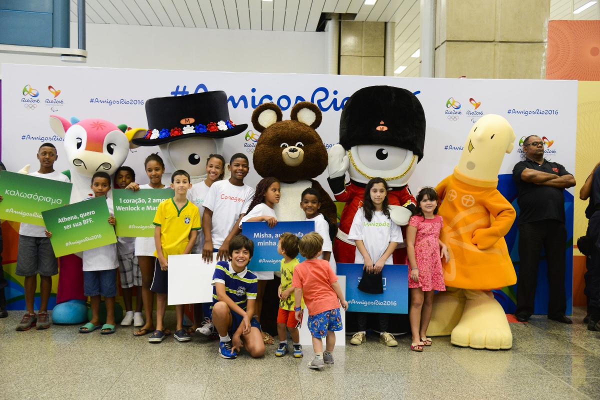 Mandeville visits Rio Mascots of the past with kids