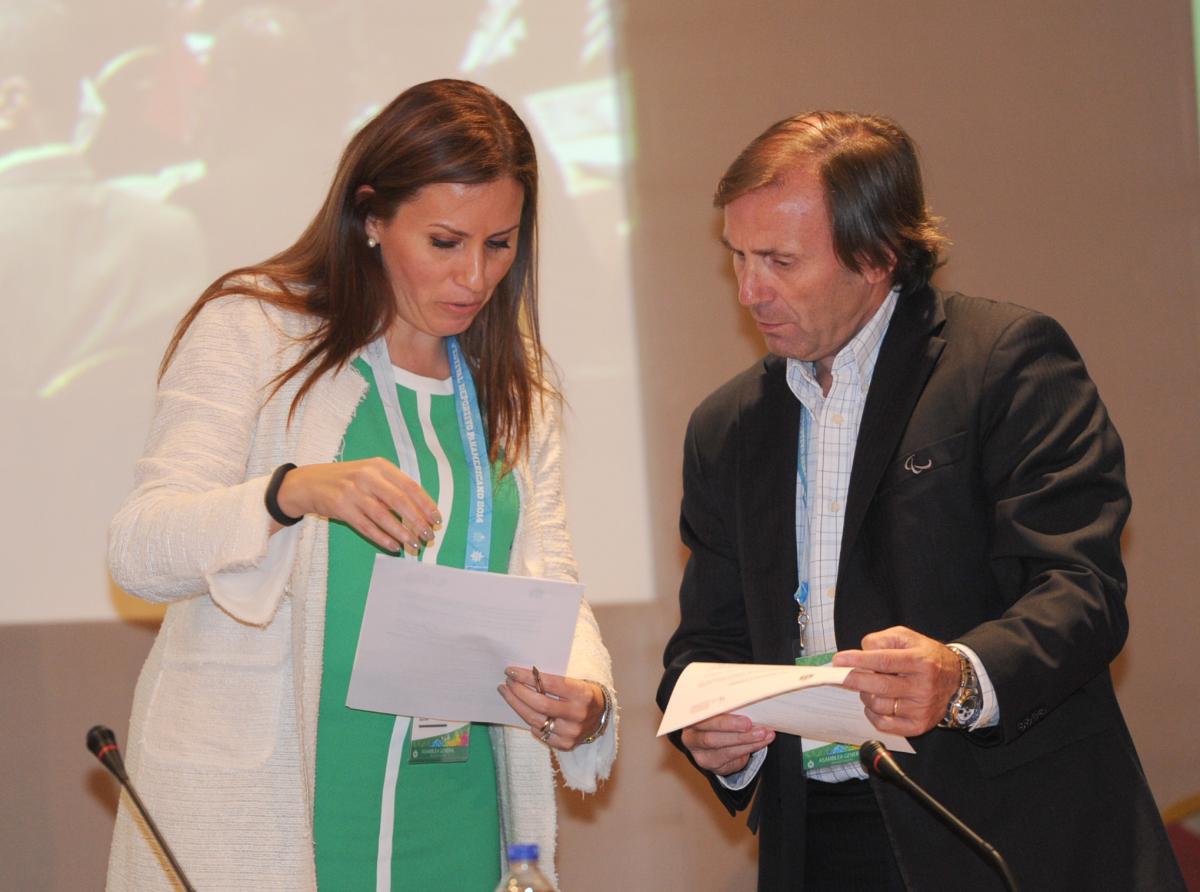 PASO Secretary General Jimena Saldana and APC President Jose Luis Campo sign a historic co-operation agreement between the two organisations