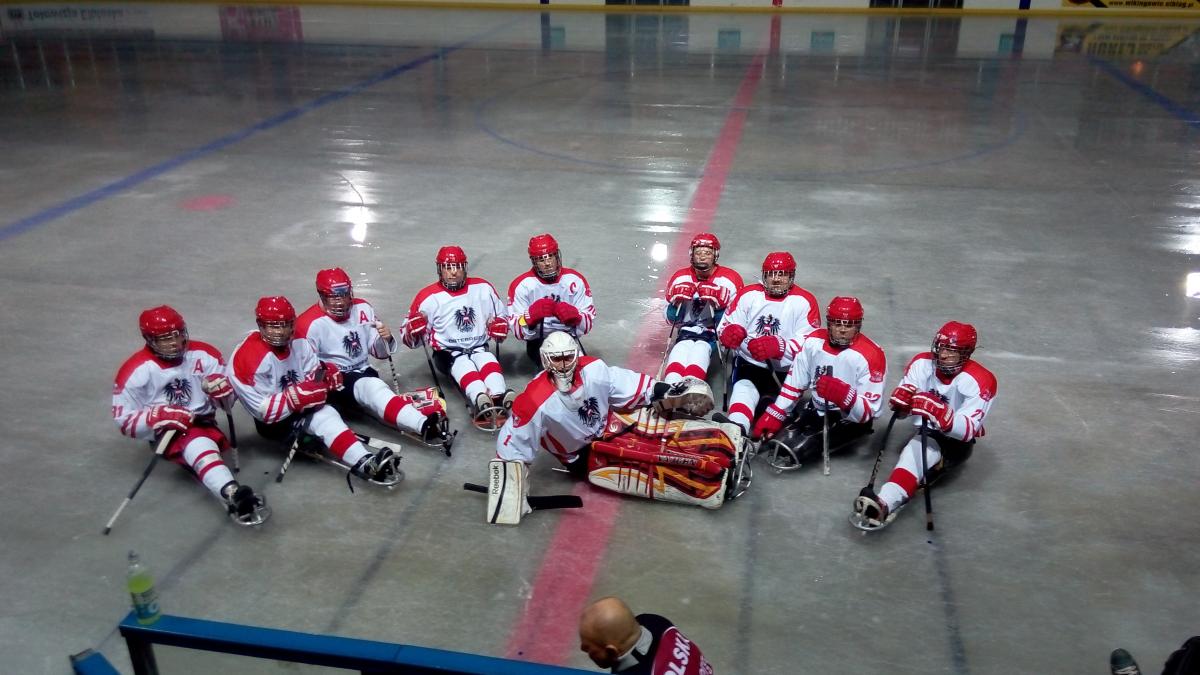 Sledge Hockey players in a group shot