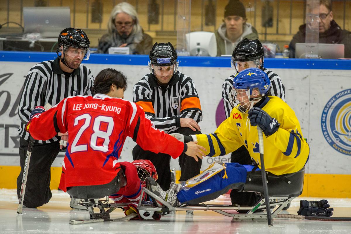 Jong-Kyung Lee - KOR-SWE - 2015 IPC Ice Sledge Hockey World Championshis B-Pool South Korea struck gold on Saturday (21 March) at the IPC Ice Sledge Hockey World Championships B-Pool by beating Sweden, 4-2