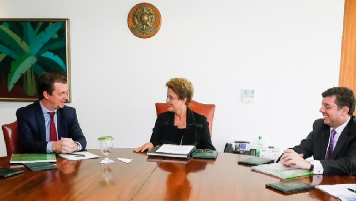 Andrew Parsons, President of the Brazilian Paralympic Committee discusses Rio 2016 legacy with Brazilian President Dilma Rousseff in May 2015.