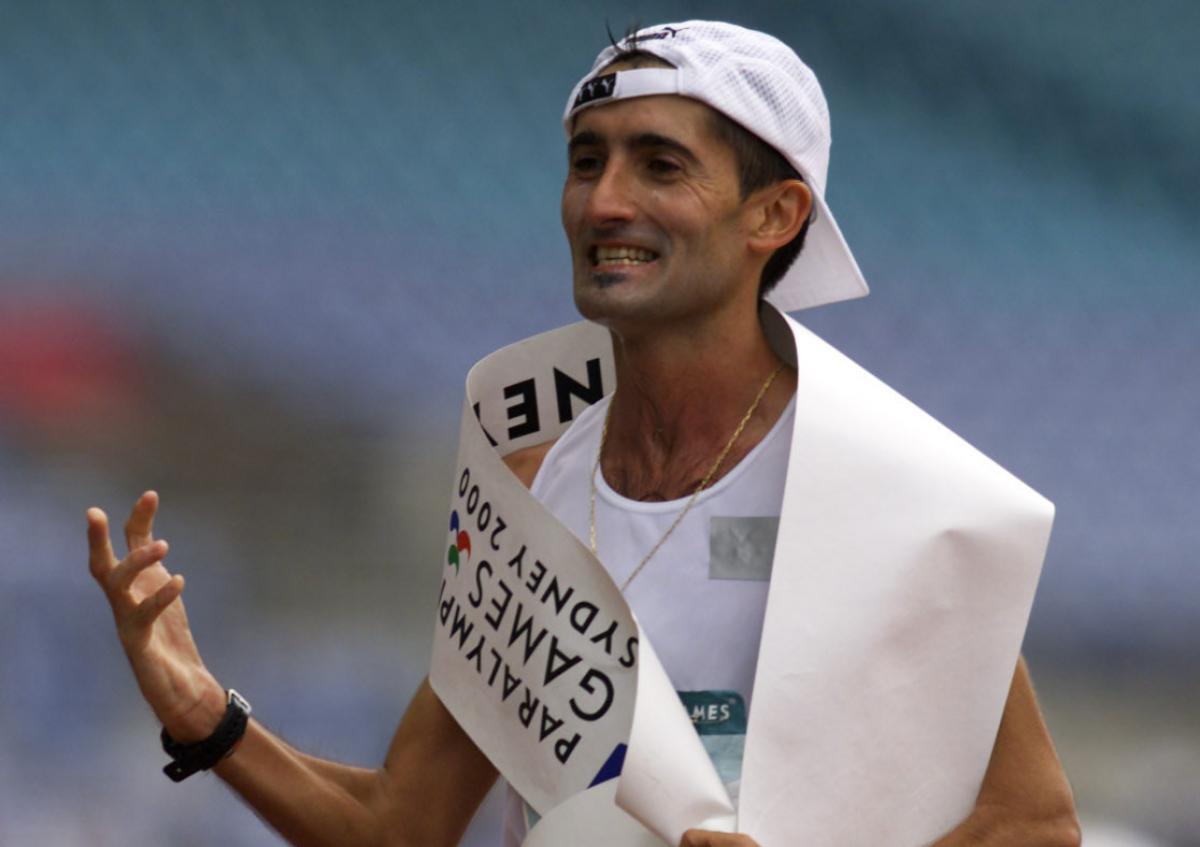 Javier Conde celebrating his Marathon at the Sydney 2000 Paralympic Games.