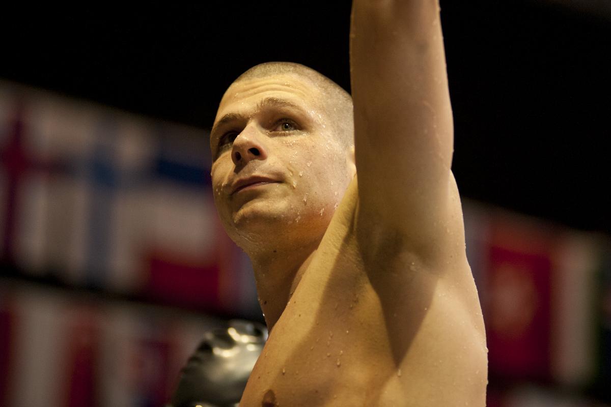 Marc Evers Glasgow 2015 A swimmer says thank you to the crowds at the para-swimming World Championships in 2015